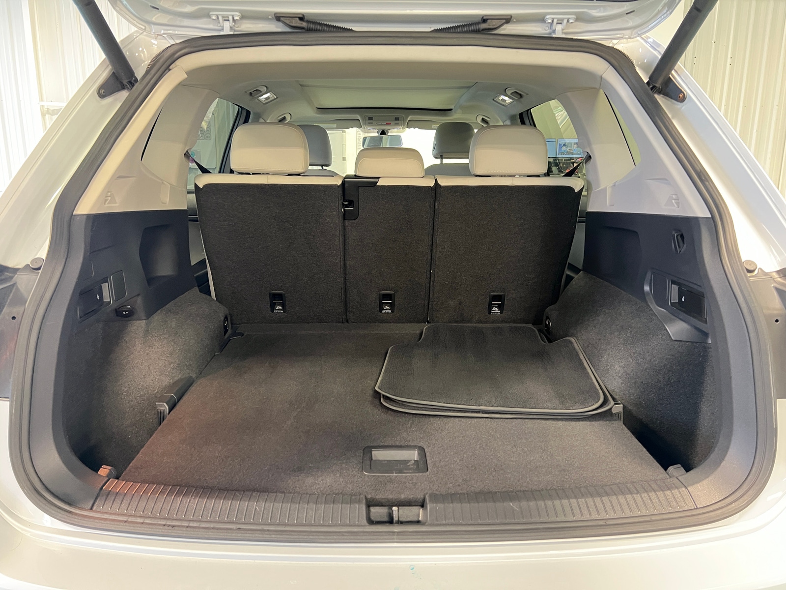 Thumbnail: 2018 Volkswagen Tiguan - 6