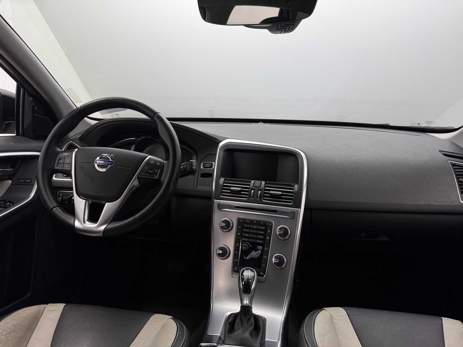 Thumbnail: 2017 Volvo XC60 - 2