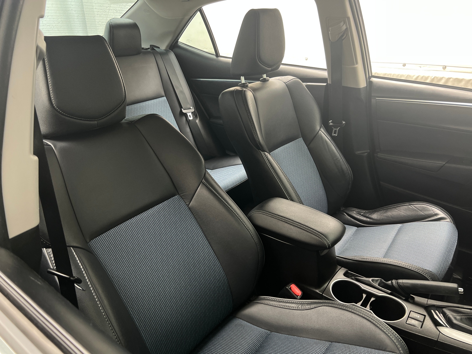 Thumbnail: 2015 Toyota Corolla - 2