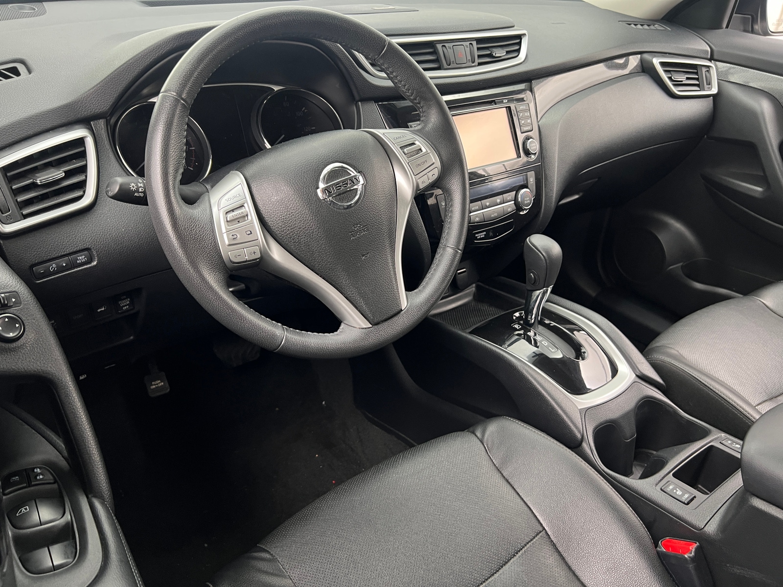 Thumbnail: 2016 Nissan Rogue - 2
