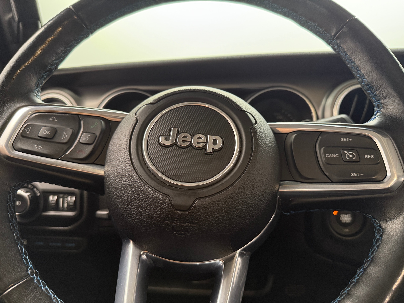 Thumbnail: 2022 Jeep Wrangler - 5