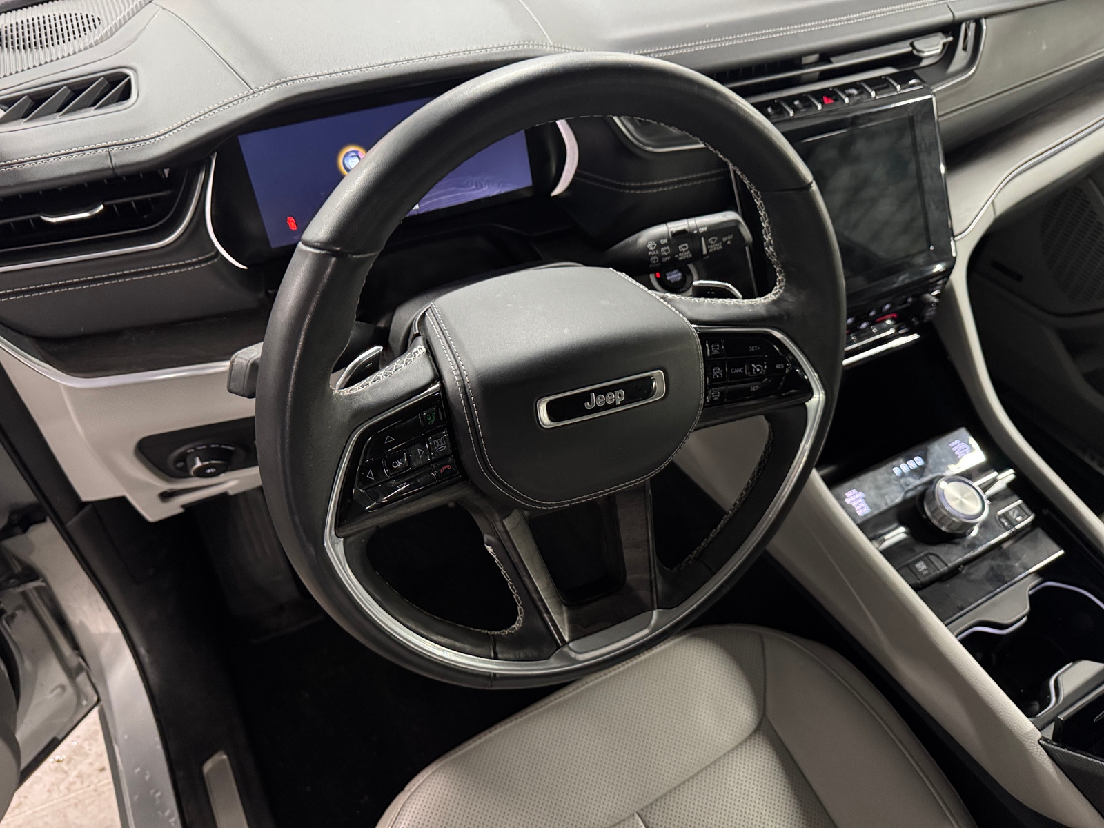 Thumbnail: 2022 Jeep Grand Cherokee - 4