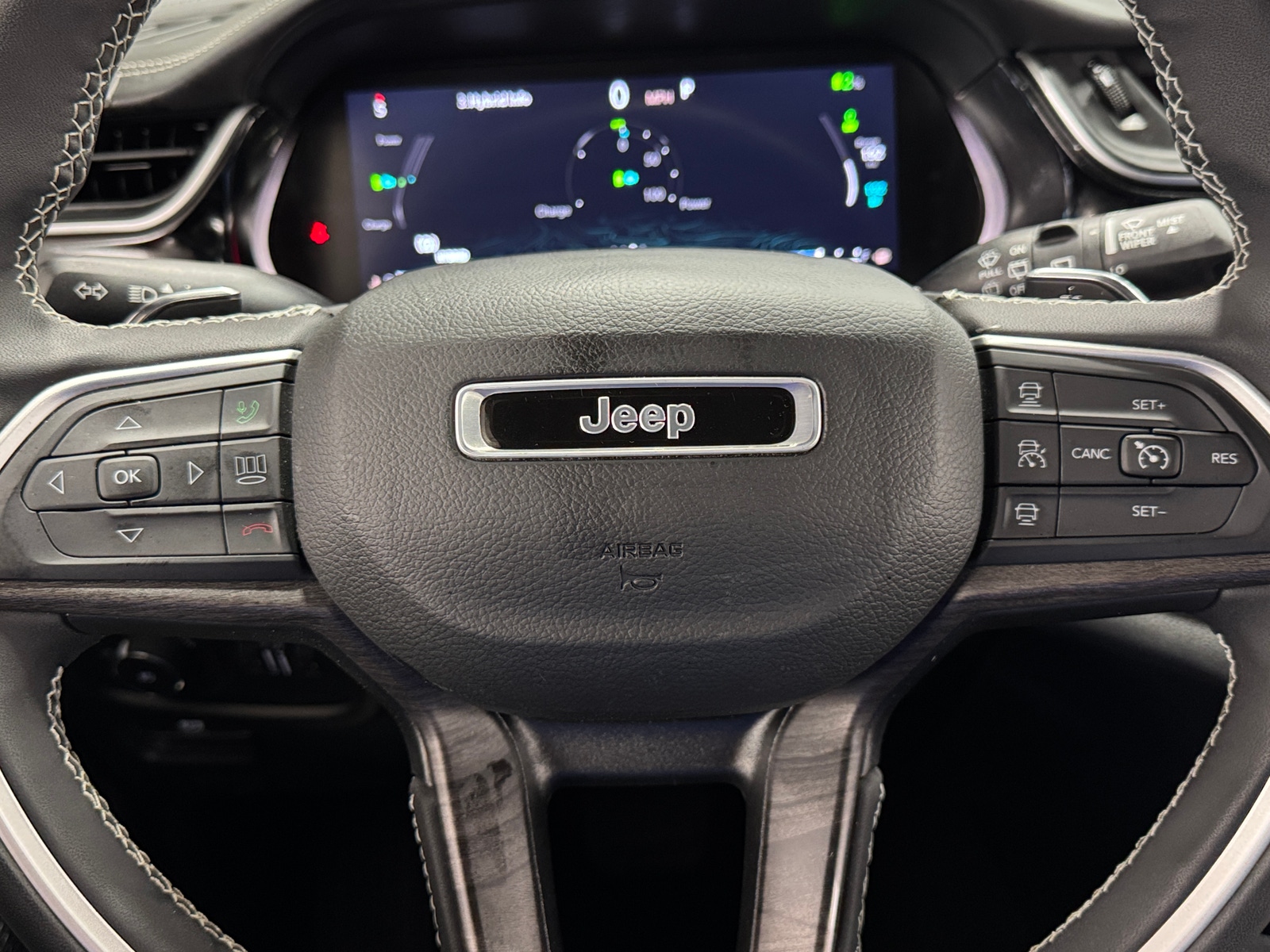 Thumbnail: 2022 Jeep Grand Cherokee - 4