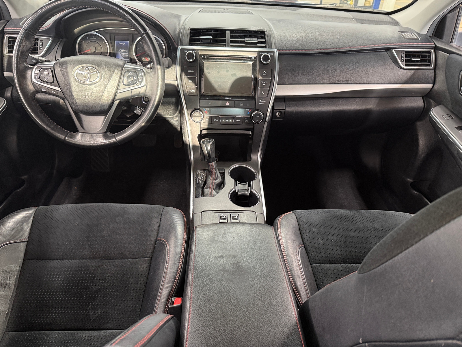 Thumbnail: 2016 Toyota Camry - 3