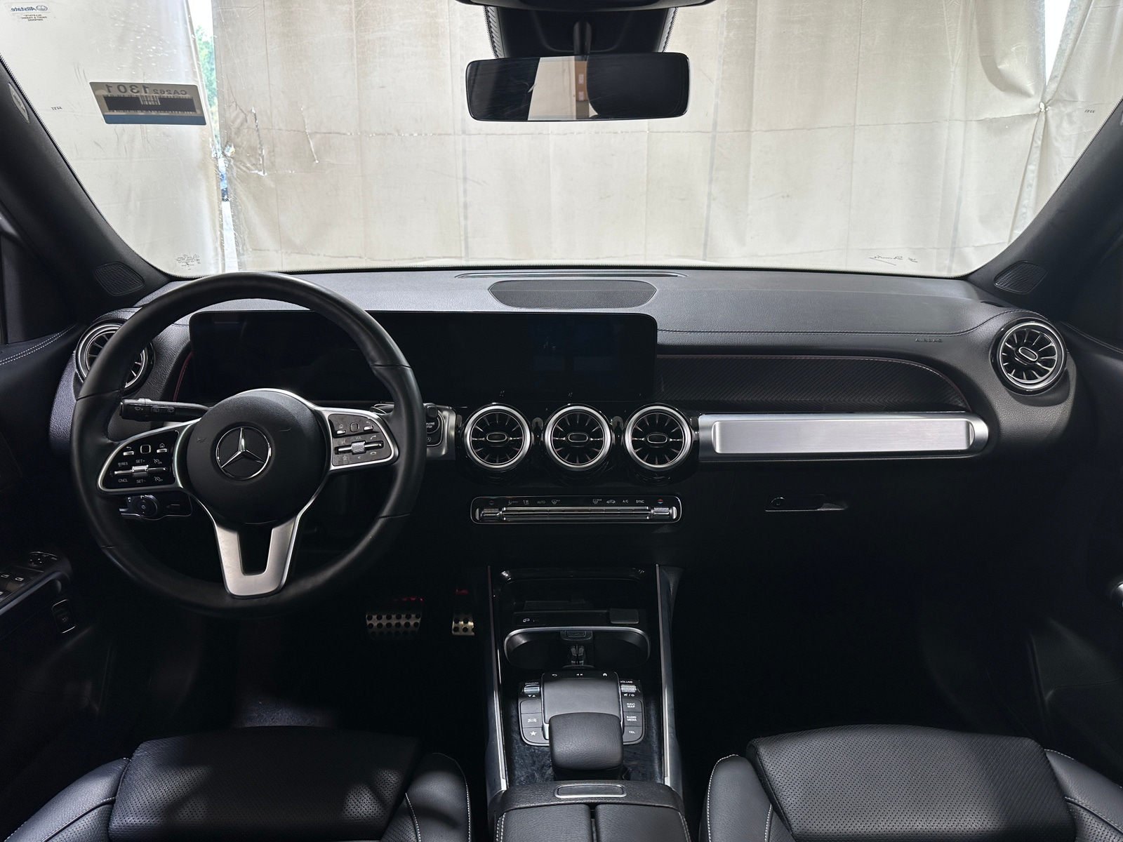 Thumbnail: 2022 Mercedes-Benz GLB - 3