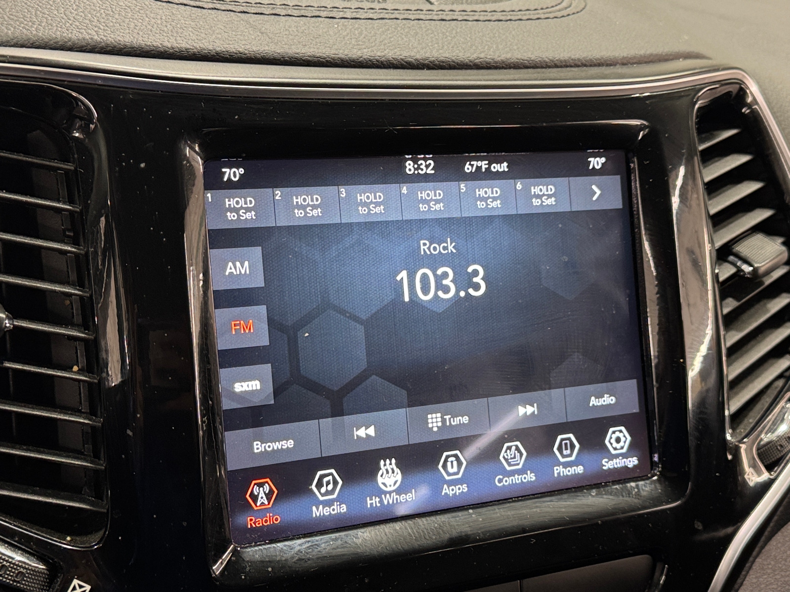 Thumbnail: 2020 Jeep Cherokee - 3