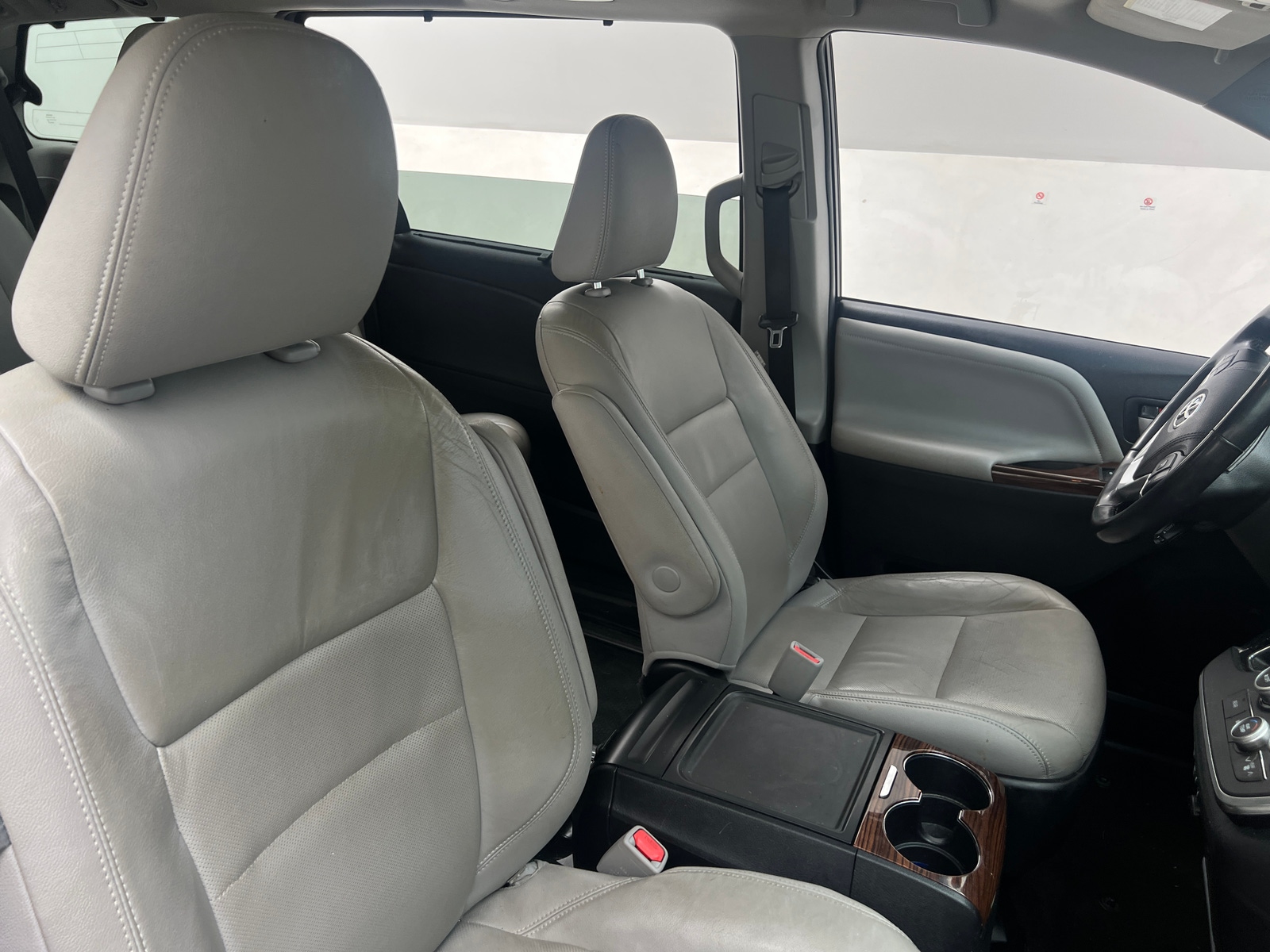 Thumbnail: 2015 Toyota Sienna - 2