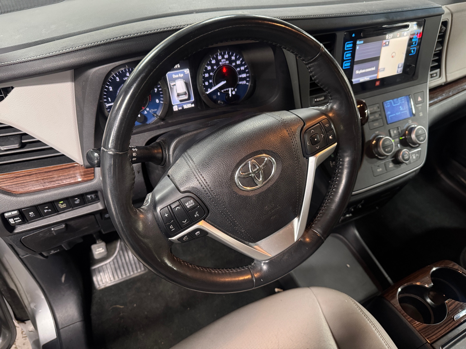Thumbnail: 2015 Toyota Sienna - 5