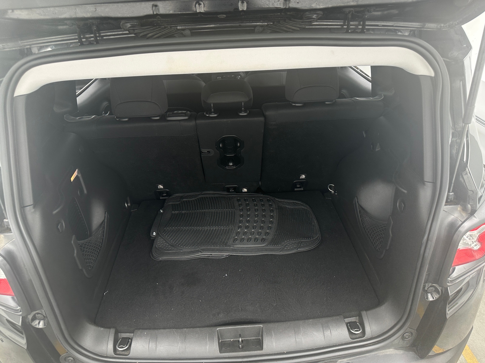 Thumbnail: 2019 Jeep Renegade - 7