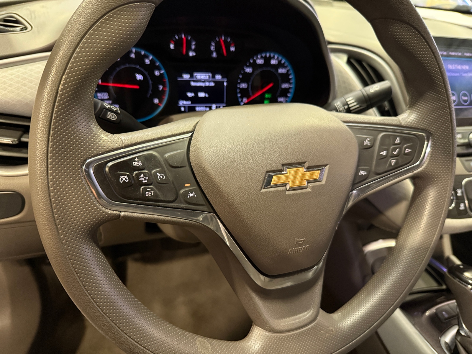 Thumbnail: 2020 Chevrolet Malibu - 5