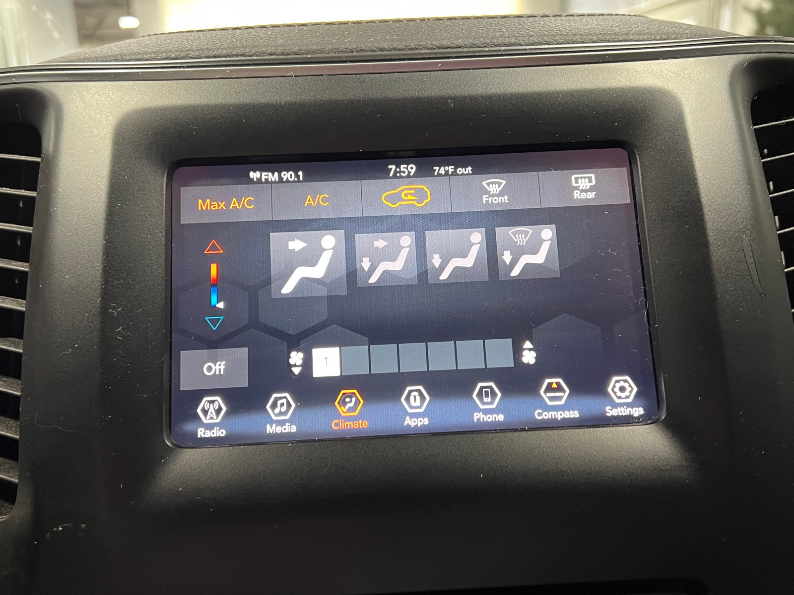 Thumbnail: 2019 Jeep Cherokee - 4