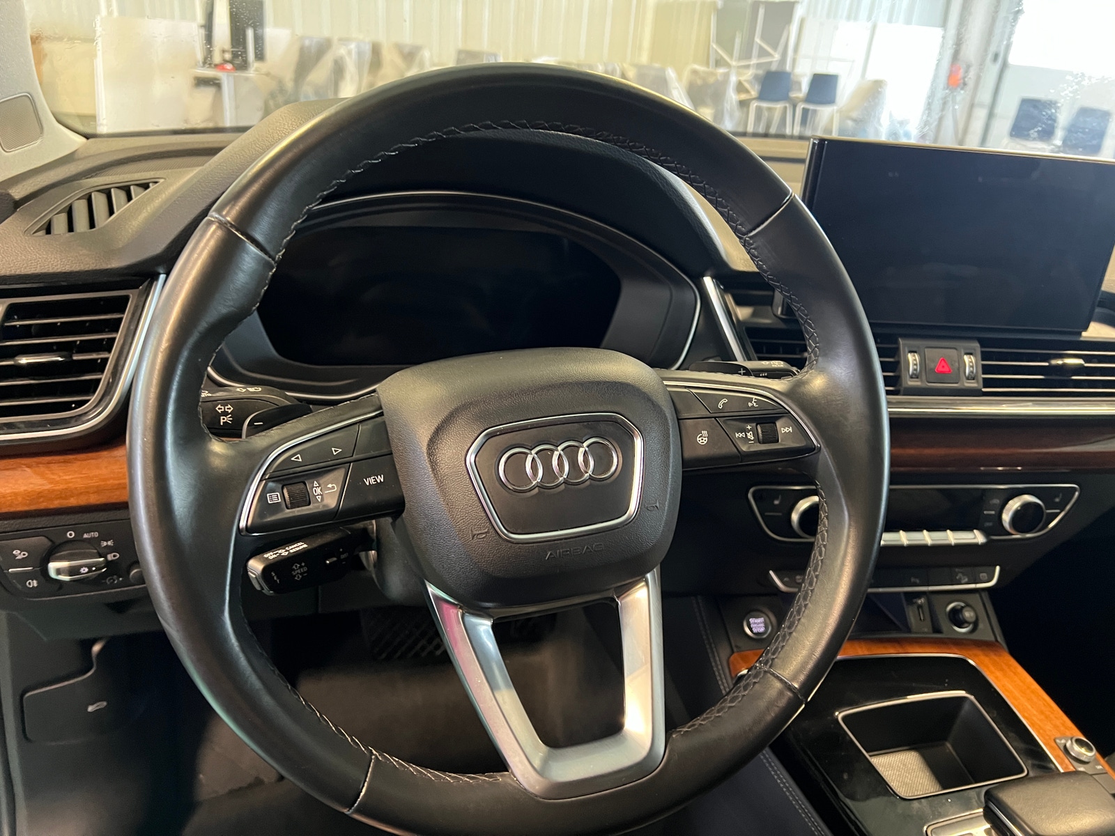 Thumbnail: 2023 Audi Q5 - 4