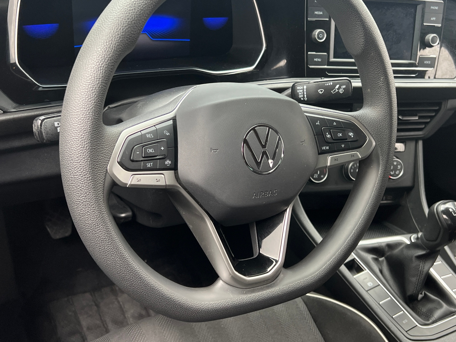 Thumbnail: 2022 Volkswagen Jetta - 5