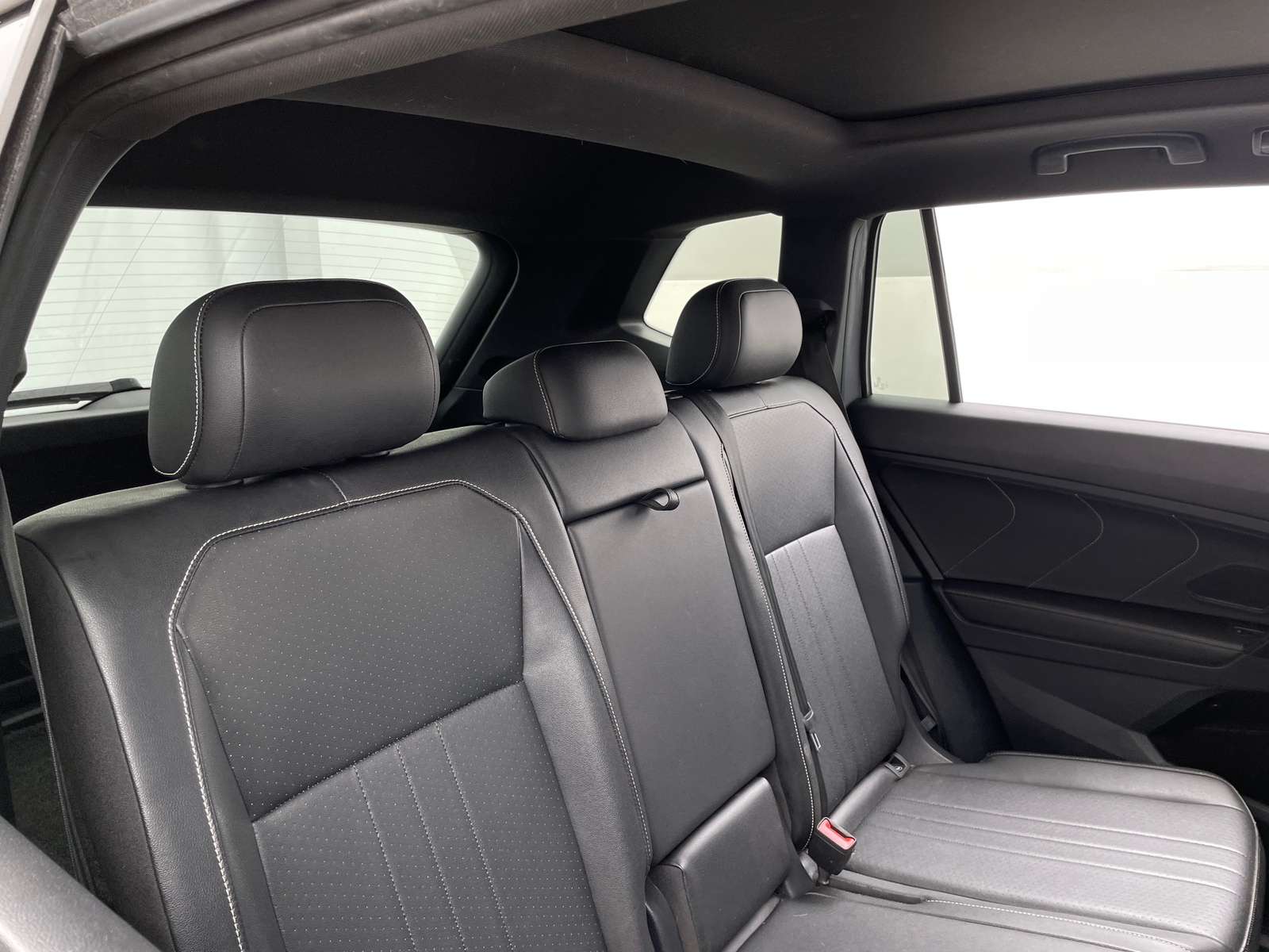 Thumbnail: 2023 Volkswagen Tiguan - 5