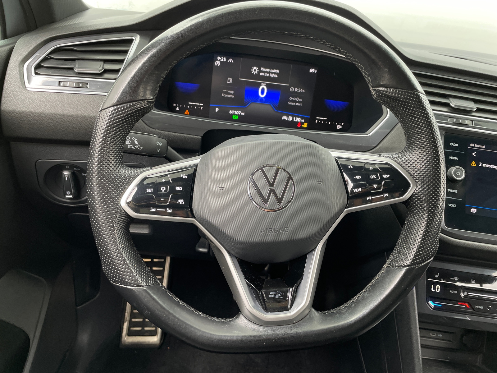 Thumbnail: 2023 Volkswagen Tiguan - 4