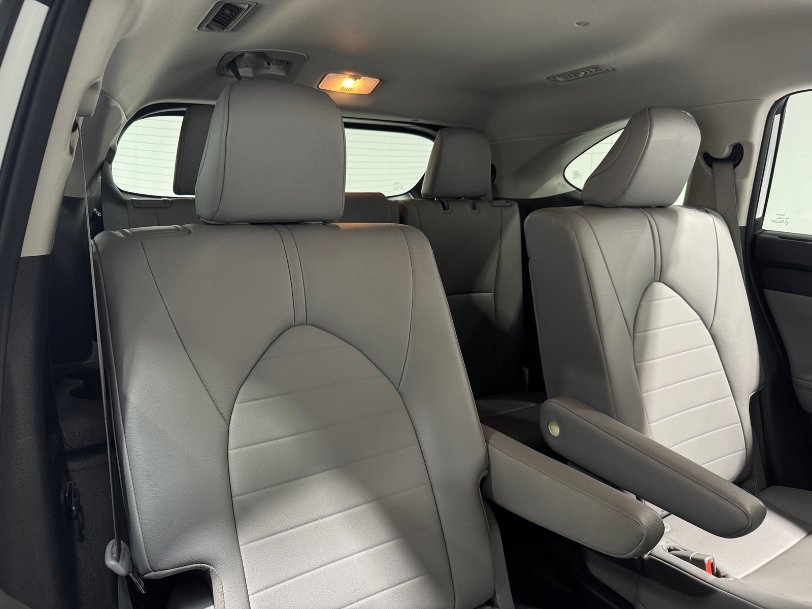 Thumbnail: 2023 Toyota Highlander - 5
