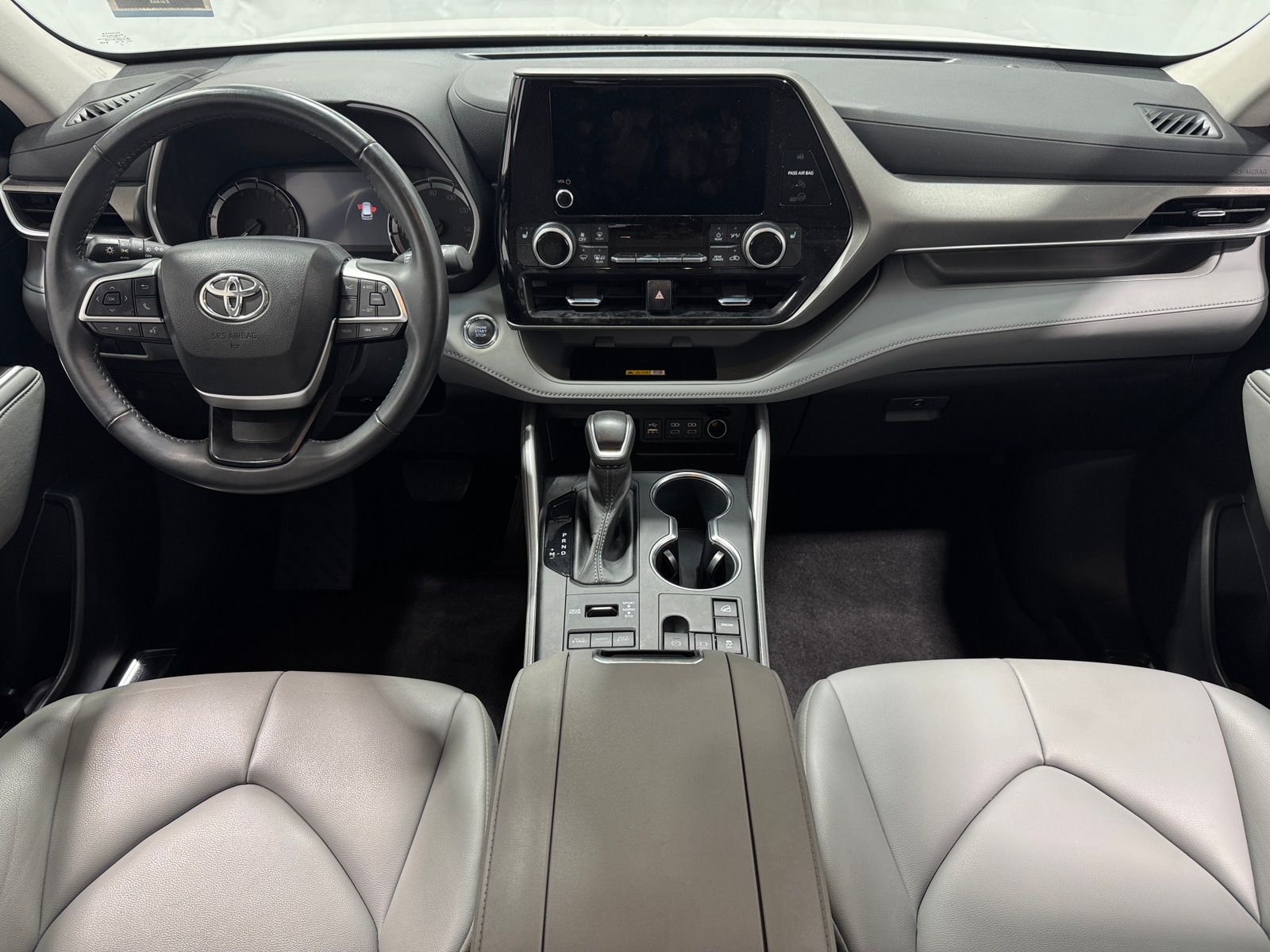 Thumbnail: 2023 Toyota Highlander - 2