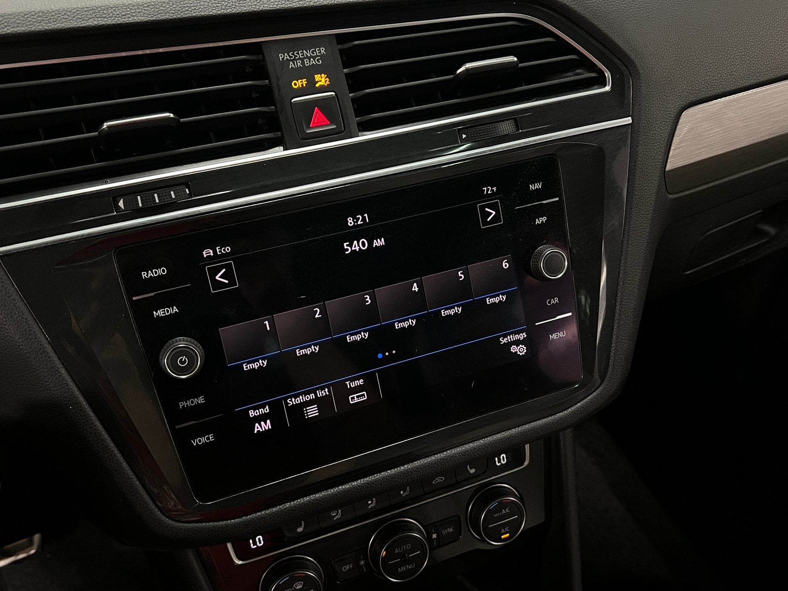 Thumbnail: 2018 Volkswagen Tiguan - 3