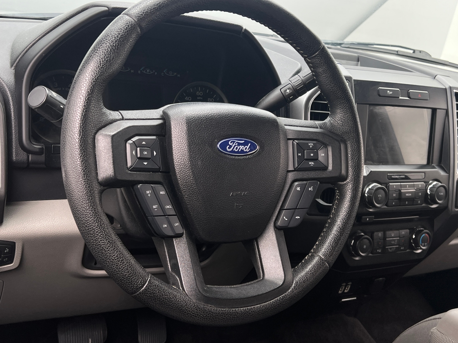 Thumbnail: 2016 Ford Econoline - 5
