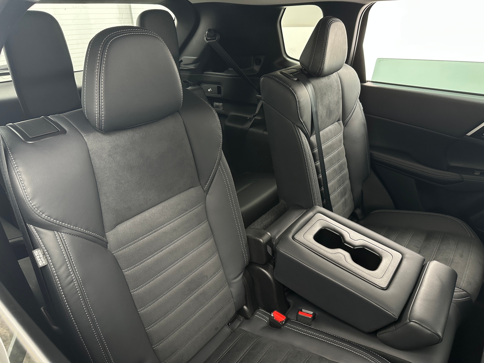 Thumbnail: 2022 Mitsubishi Outlander - 5
