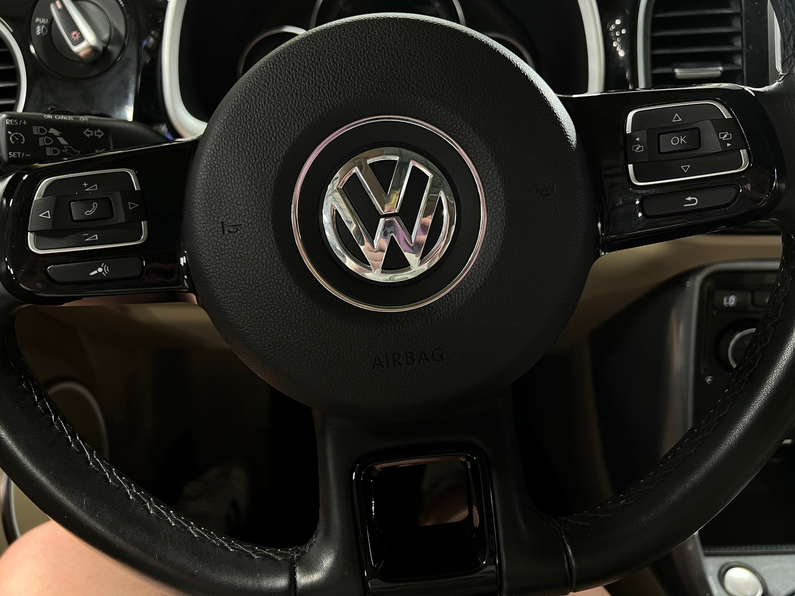 Thumbnail: 2019 Volkswagen Beetle - 4