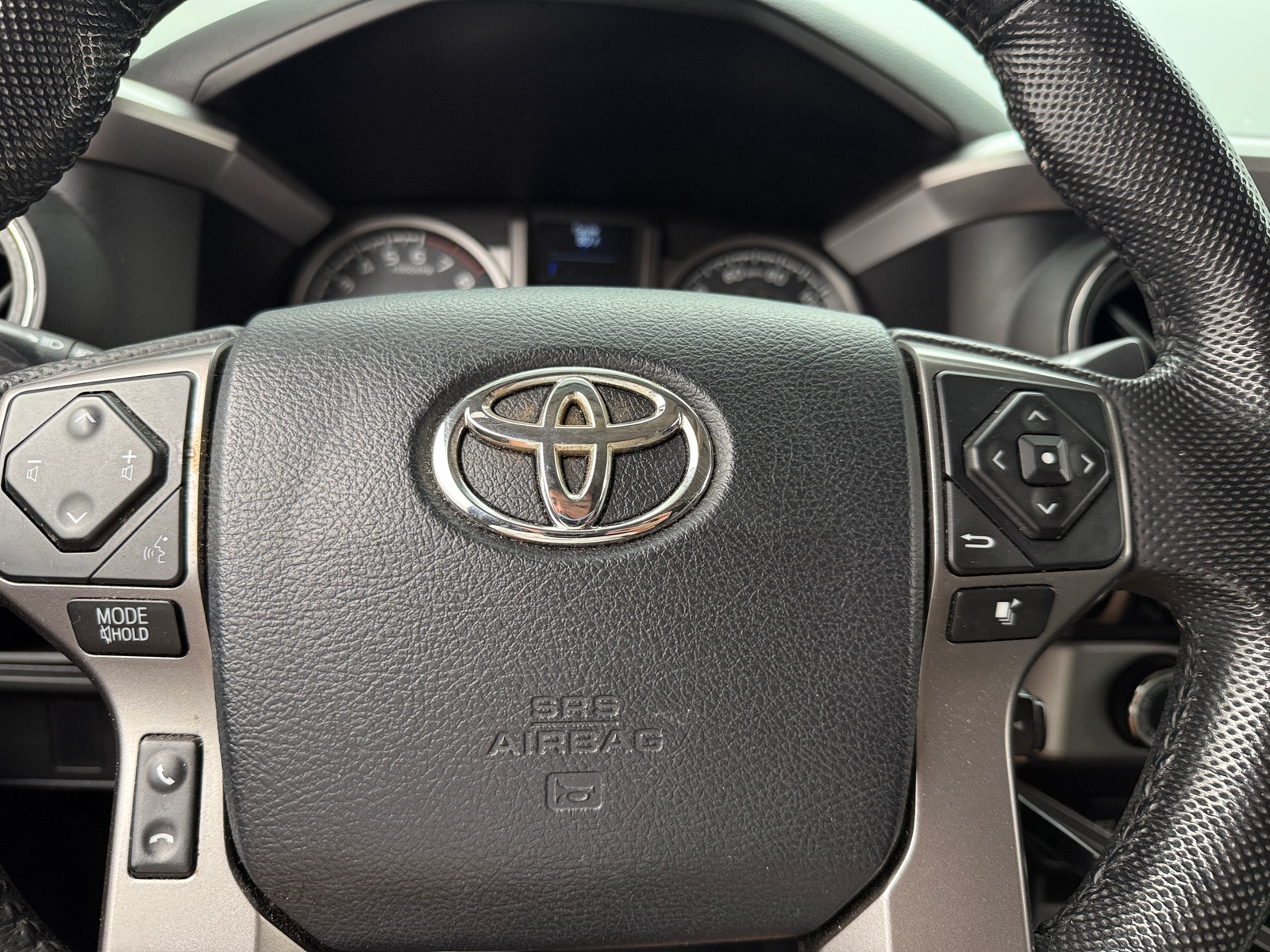 Thumbnail: 2016 Toyota Tacoma - 5