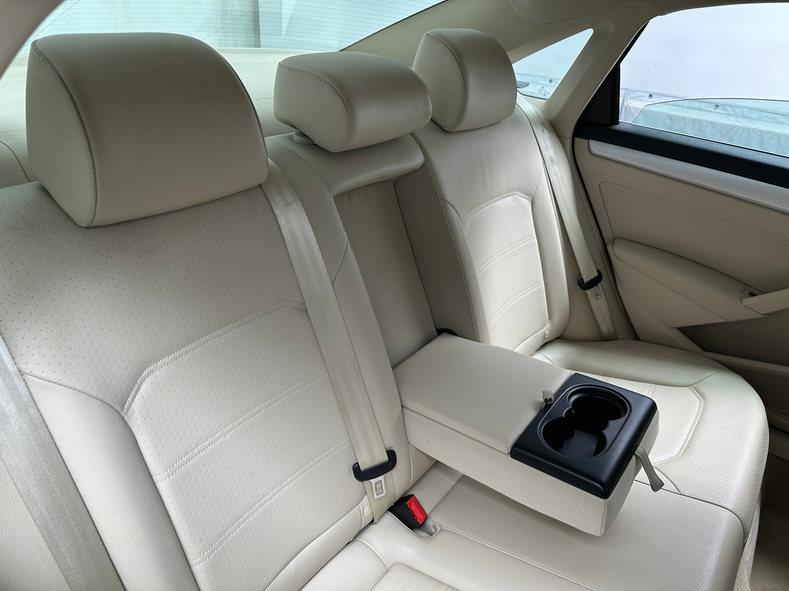 Thumbnail: 2012 Volkswagen Passat - 6