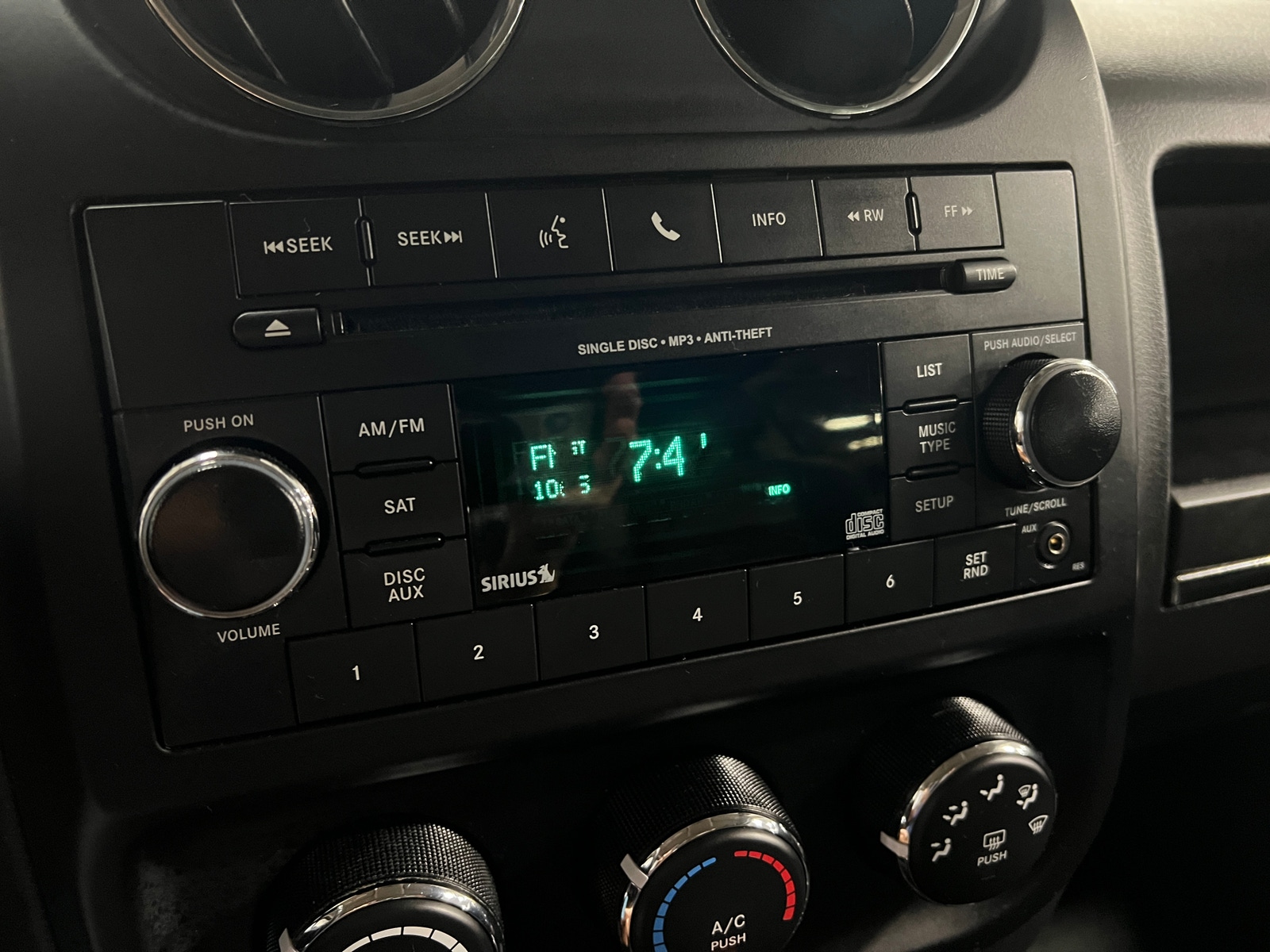 Thumbnail: 2016 Jeep Patriot - 3