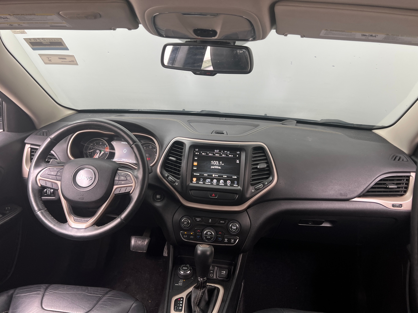 Thumbnail: 2017 Jeep Cherokee - 3