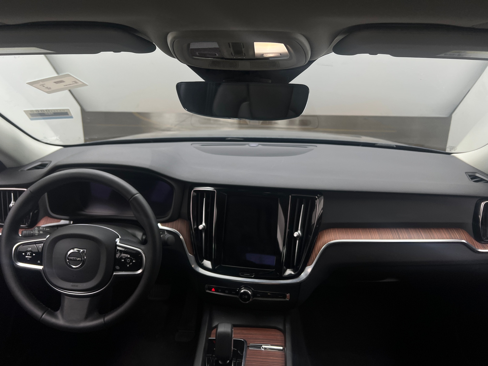 Thumbnail: 2024 Volvo S60 - 2