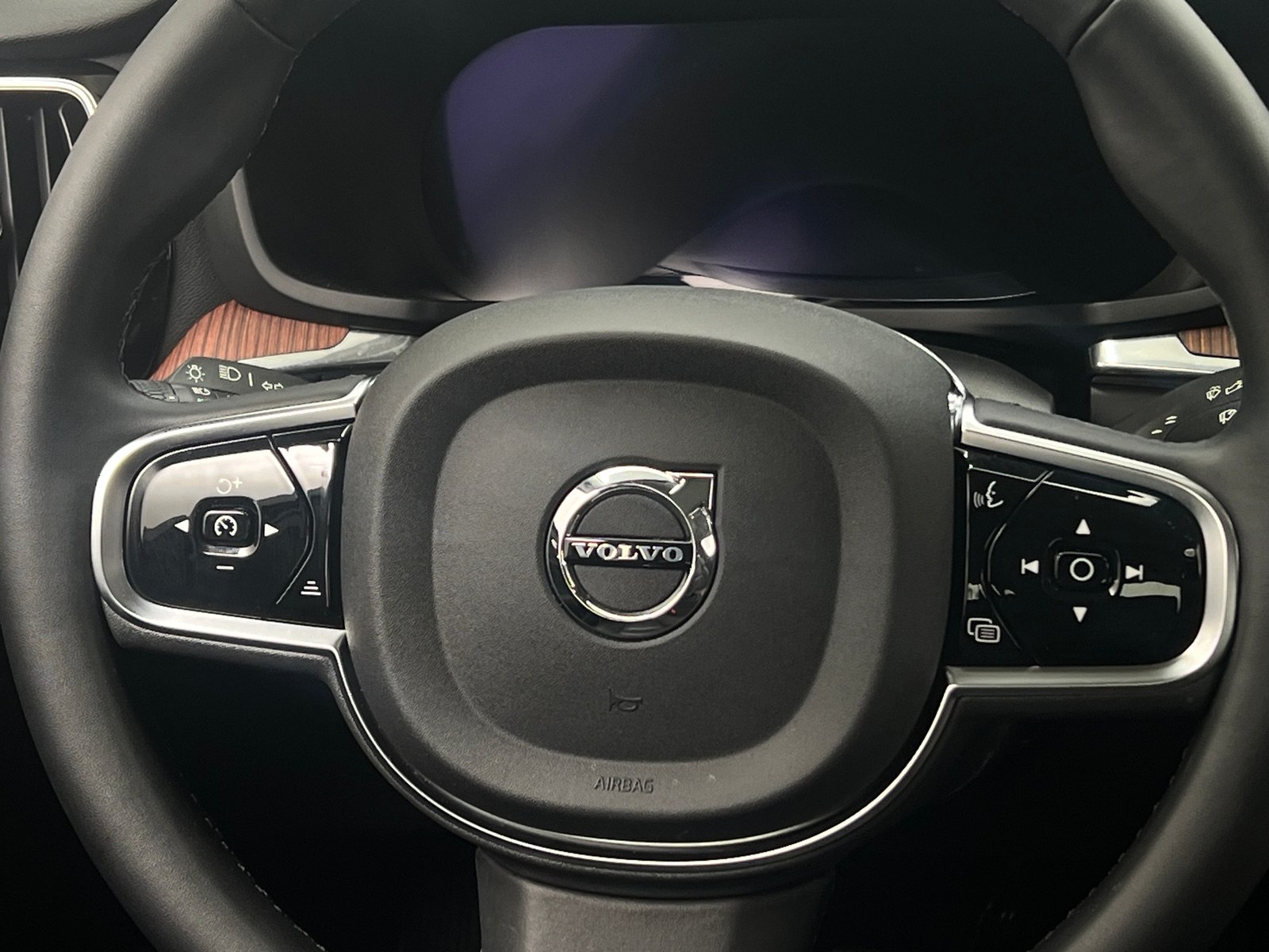 Thumbnail: 2024 Volvo S60 - 4