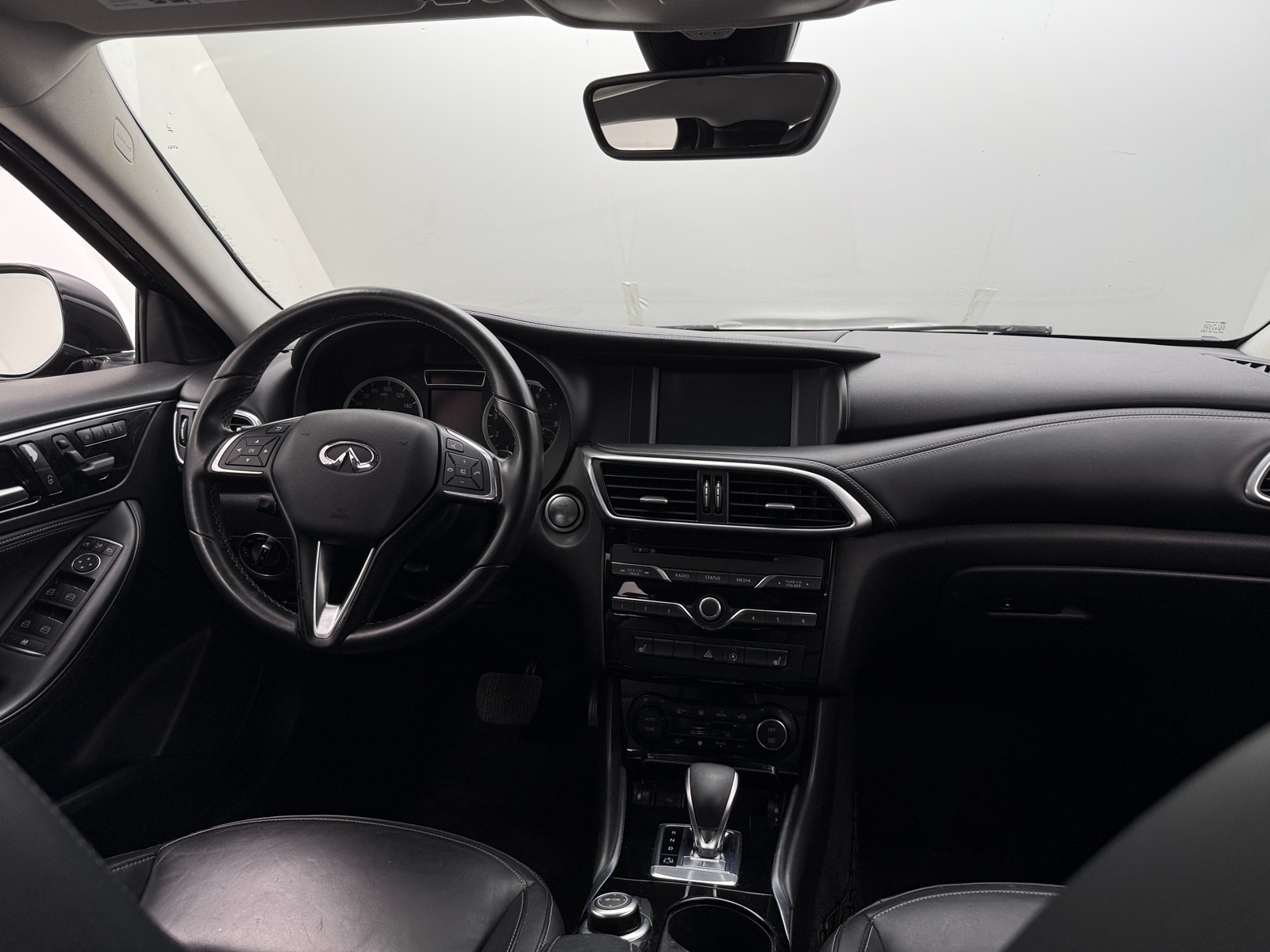 Thumbnail: 2018 INFINITI QX30 - 2