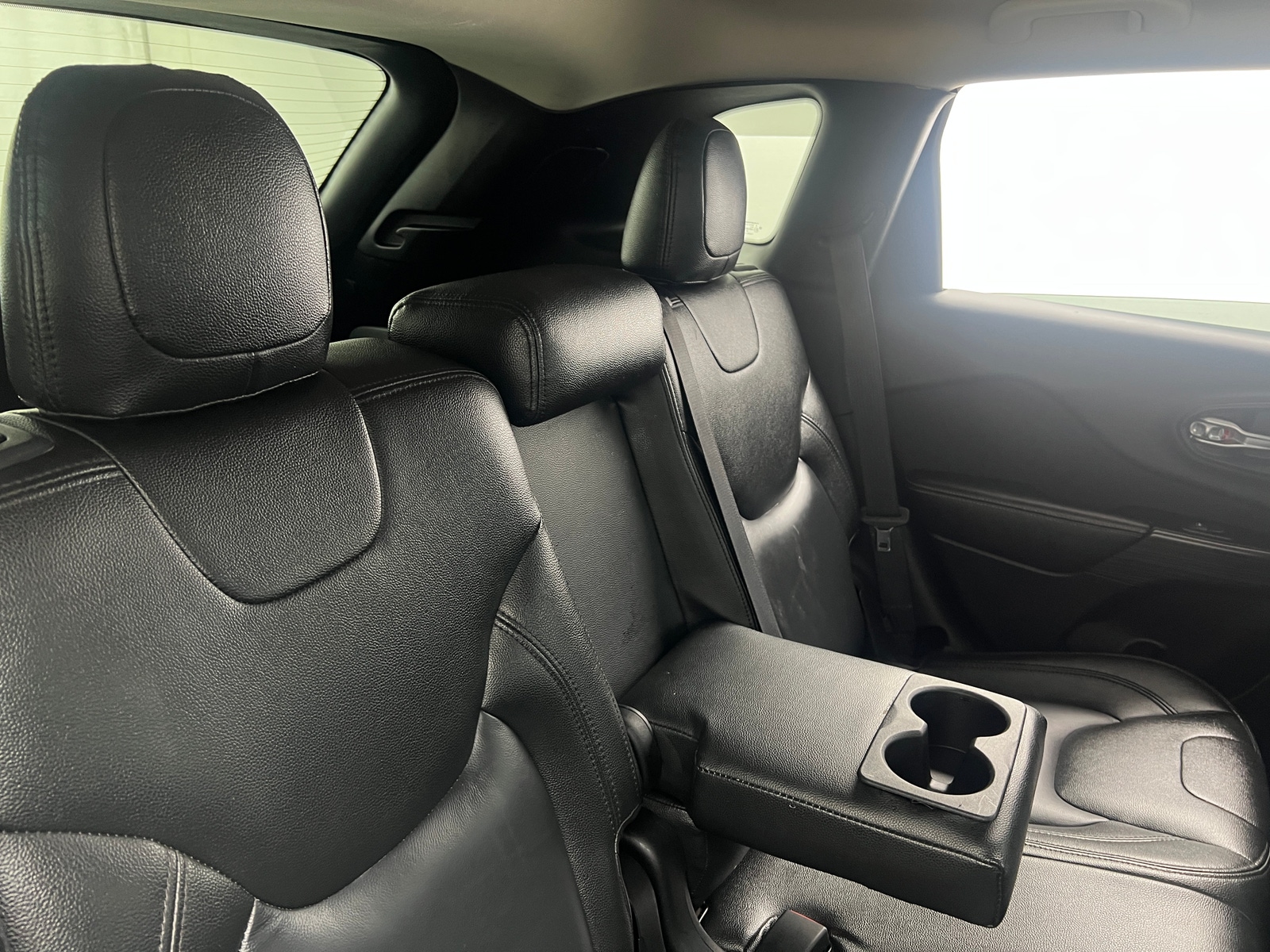 Thumbnail: 2016 Jeep Cherokee - 6