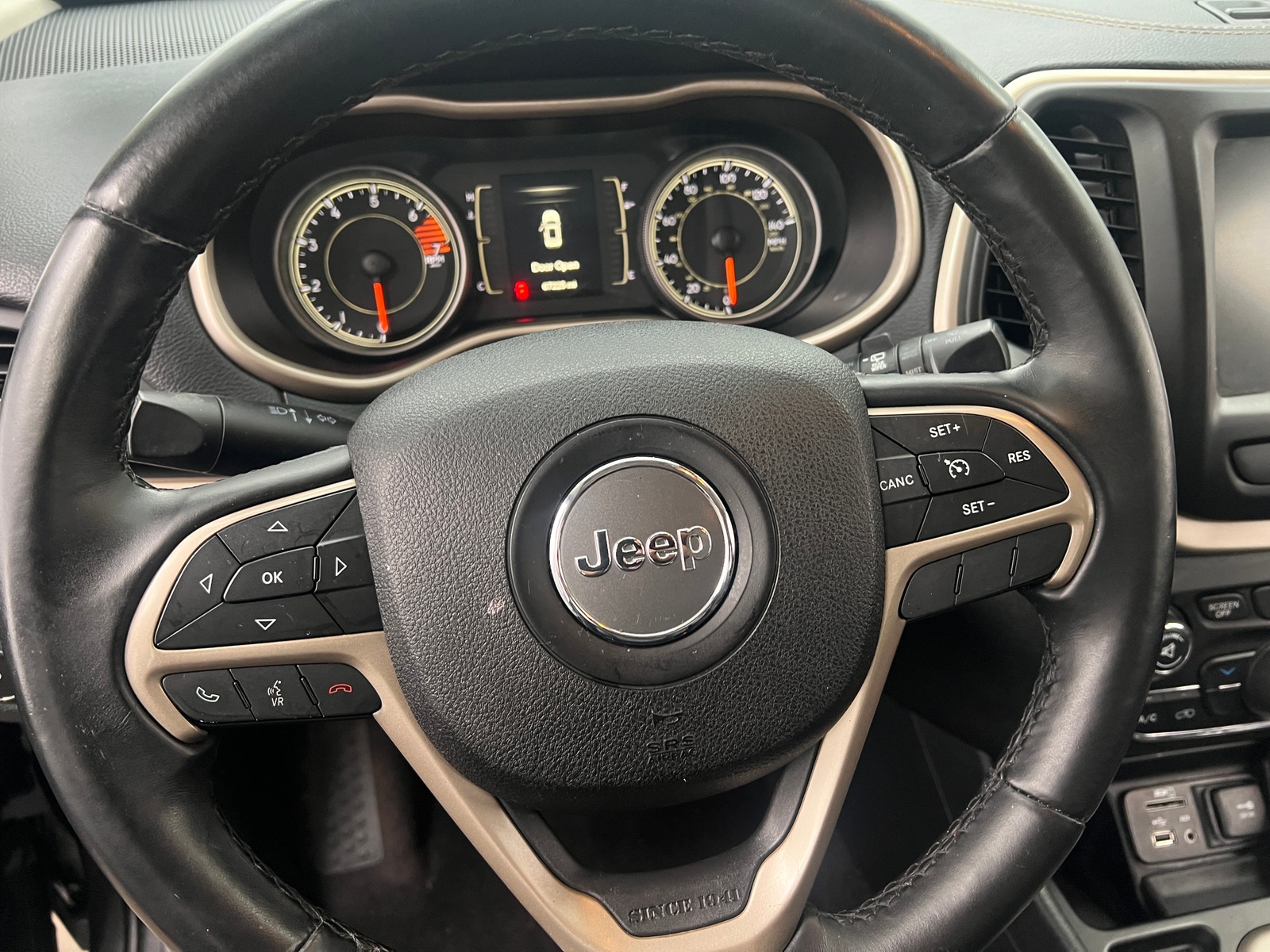 Thumbnail: 2016 Jeep Cherokee - 5