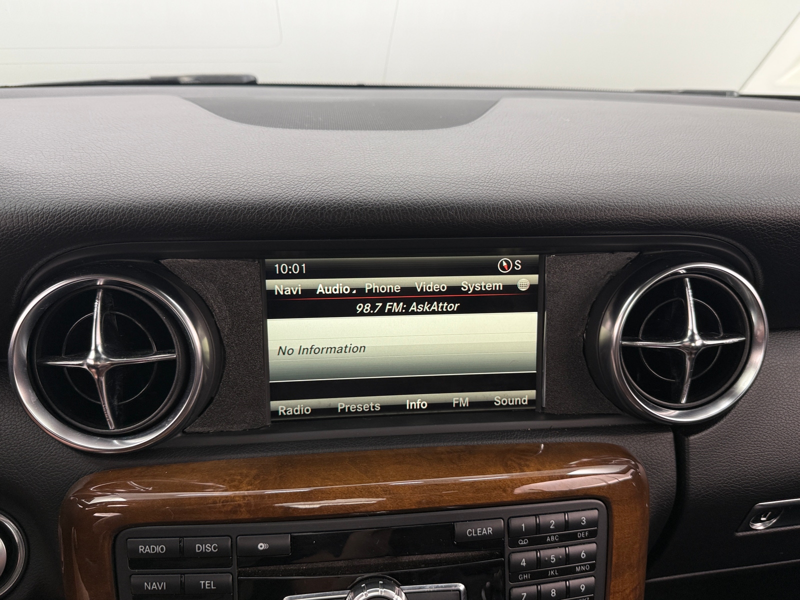 Thumbnail: 2014 Mercedes-Benz SLK - 3