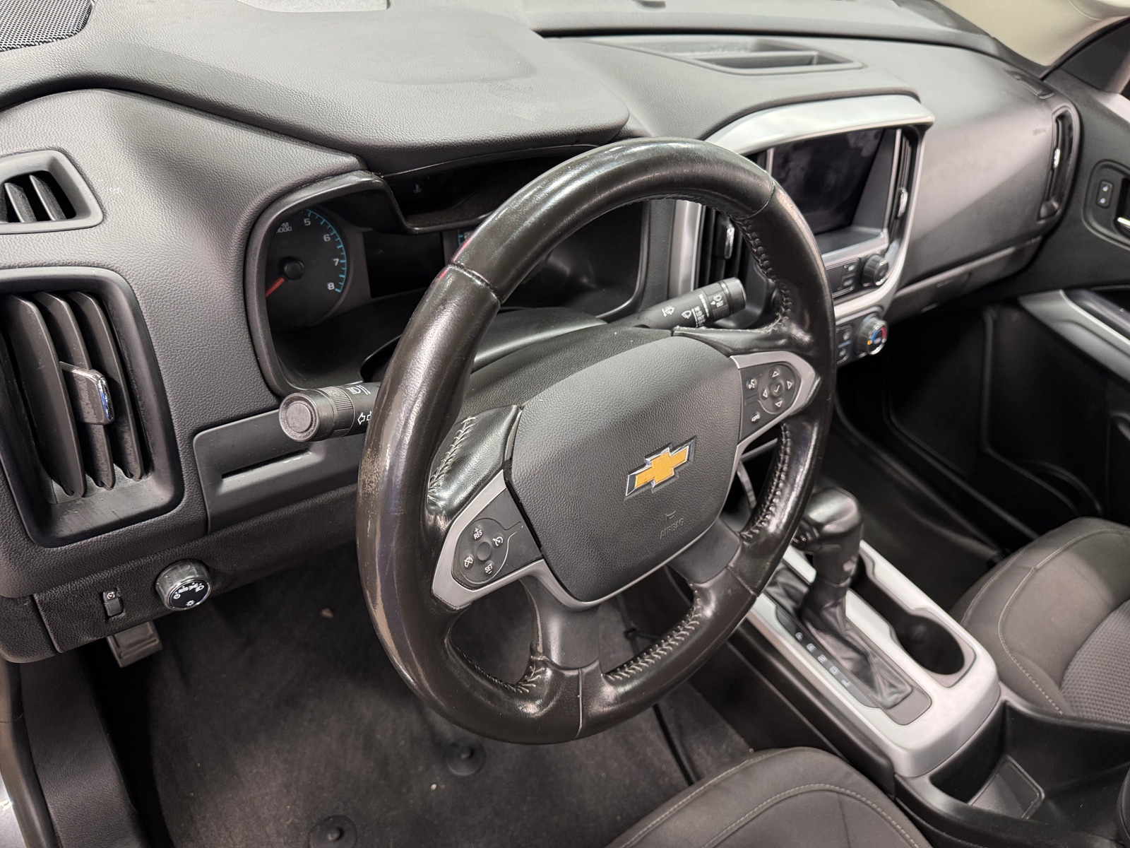 Thumbnail: 2021 Chevrolet Colorado - 3