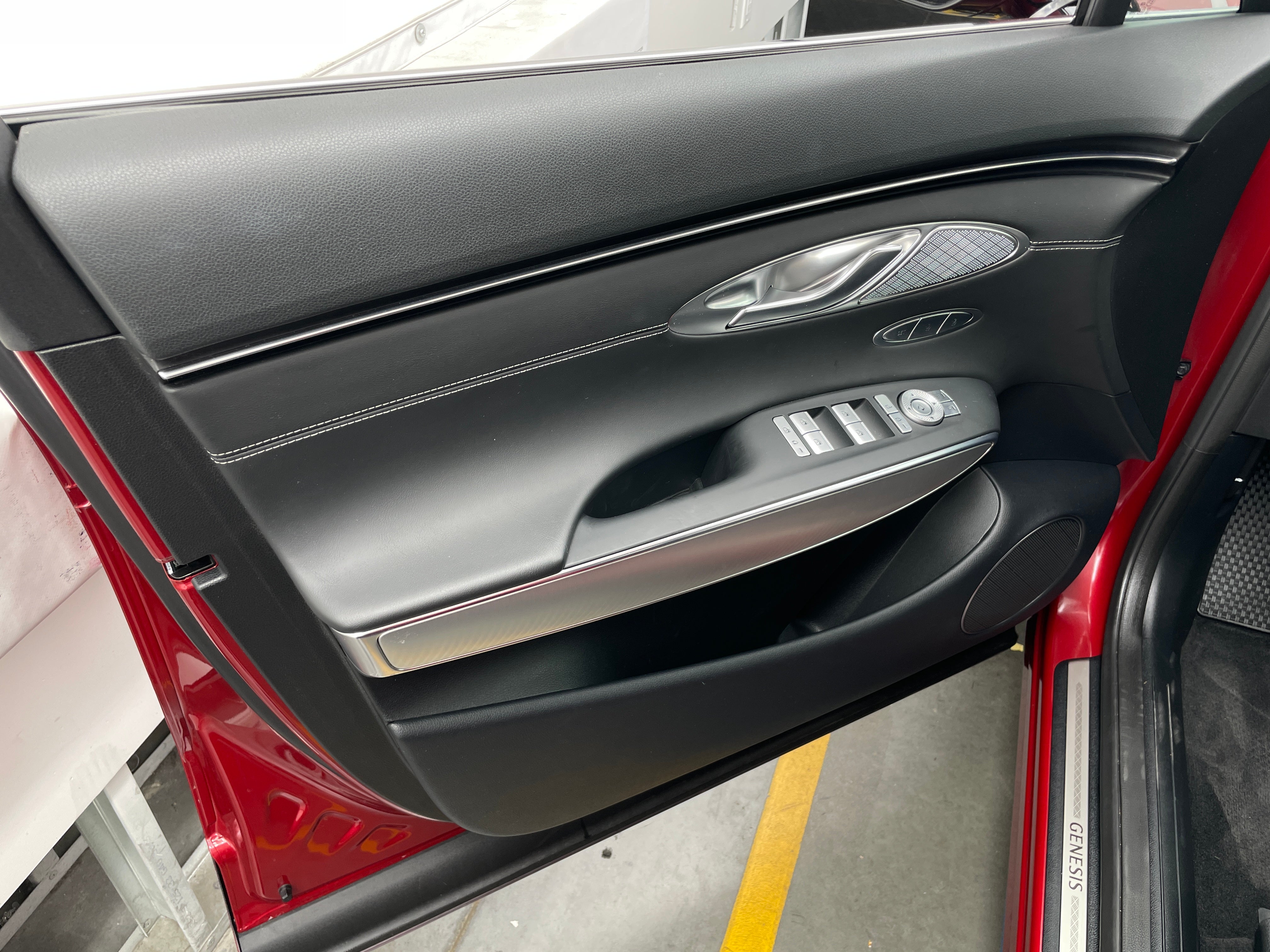 2025 GENESIS GV70