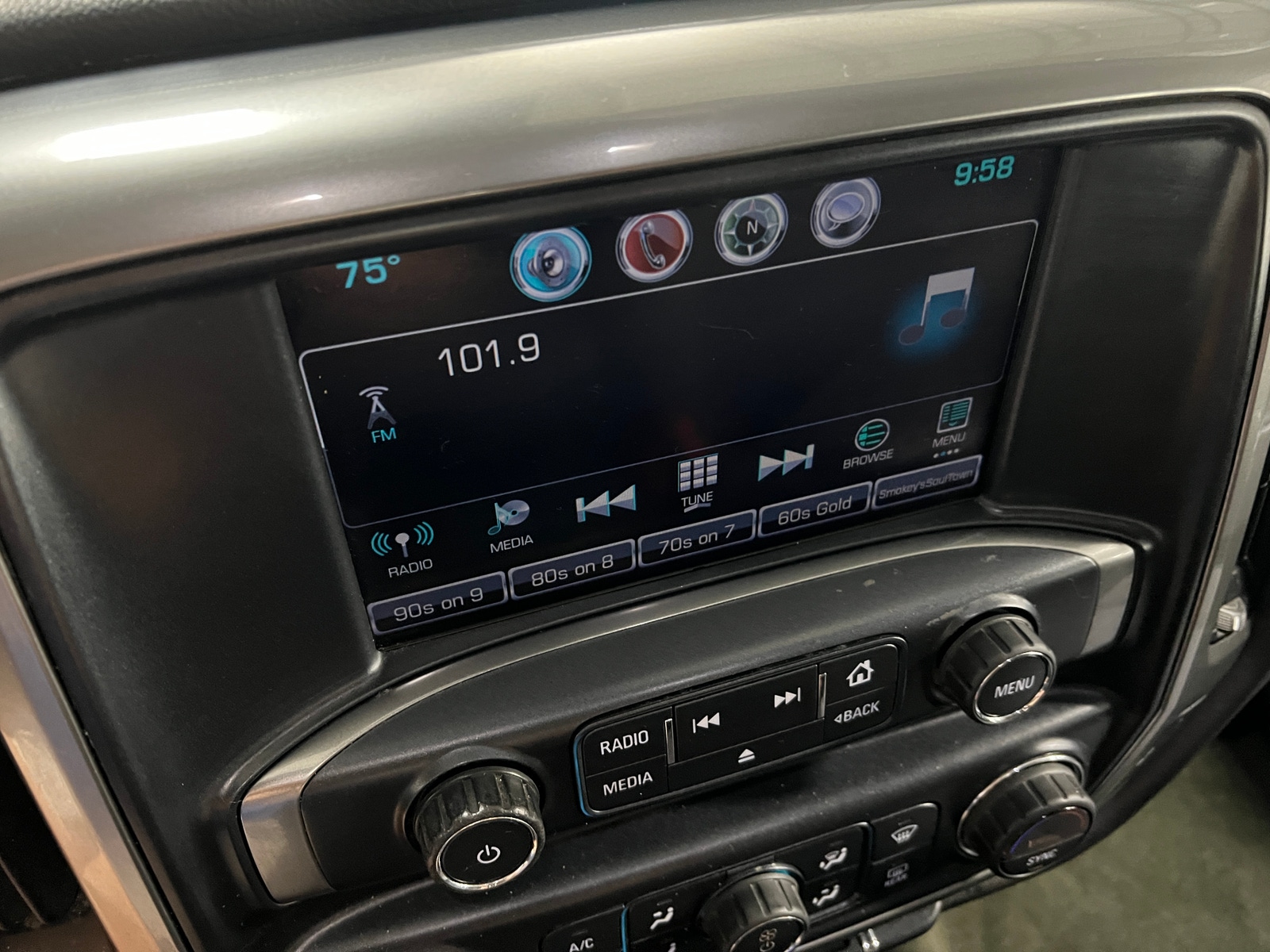 Thumbnail: 2018 Chevrolet Silverado 1500 - 4