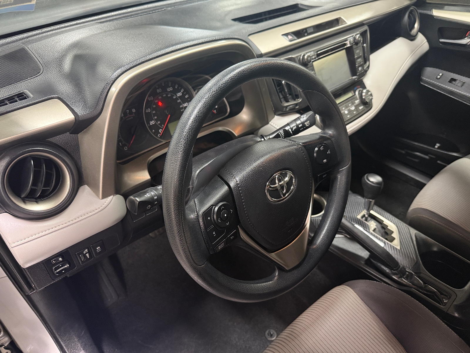 Thumbnail: 2014 Toyota RAV4 - 3