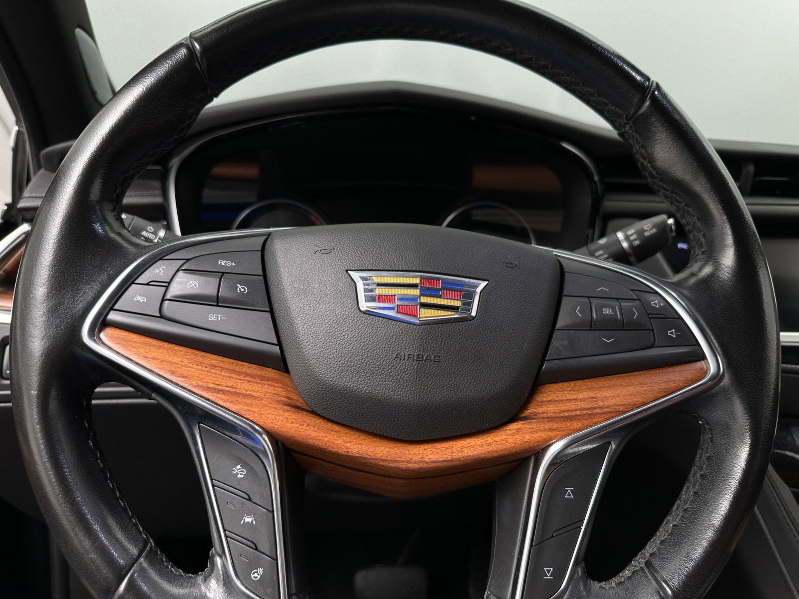 Thumbnail: 2020 Cadillac XT5 - 4