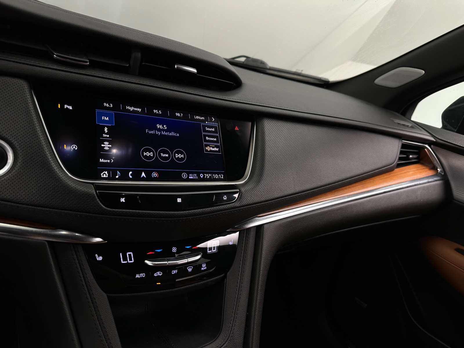 Thumbnail: 2020 Cadillac XT5 - 3