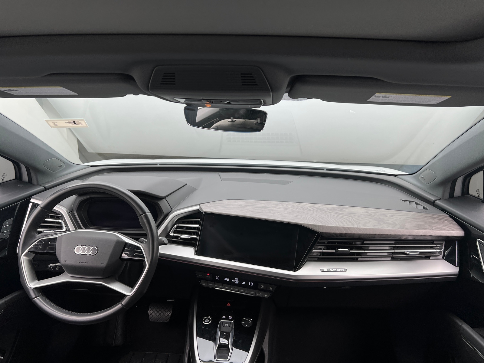 Thumbnail: 2023 Audi Q4 e-tron - 2
