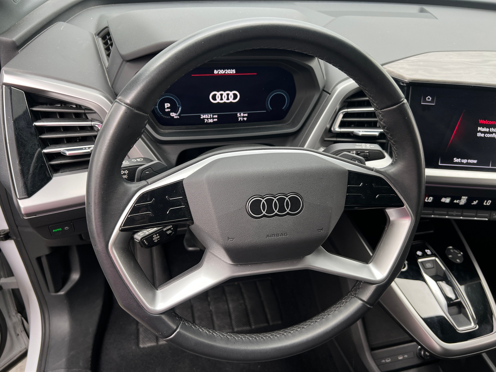 Thumbnail: 2023 Audi Q4 e-tron - 4