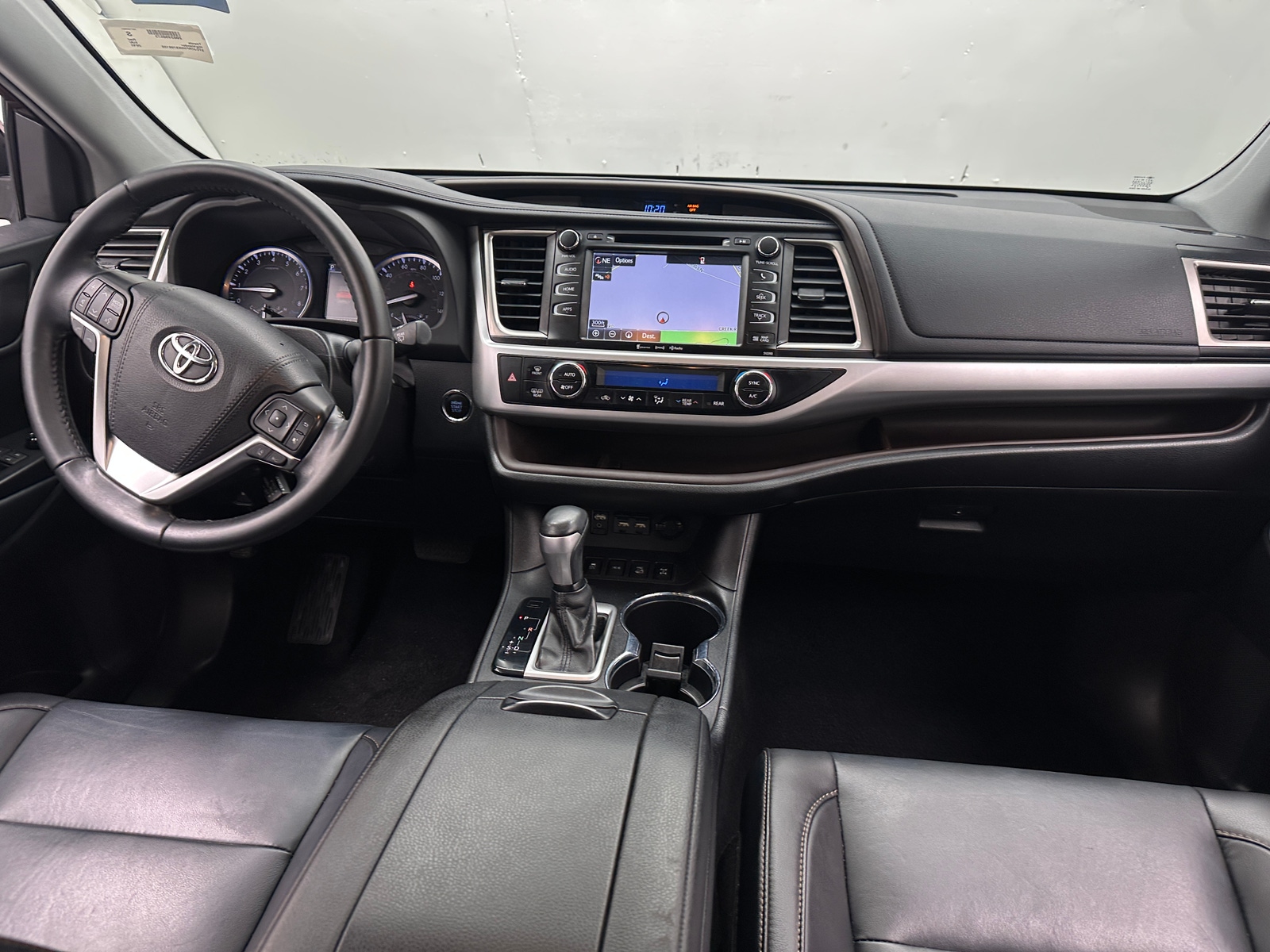 Thumbnail: 2019 Toyota Highlander - 2