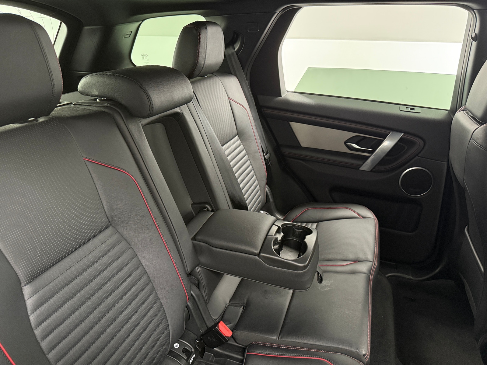Thumbnail: 2021 Land Rover Discovery Sport - 5
