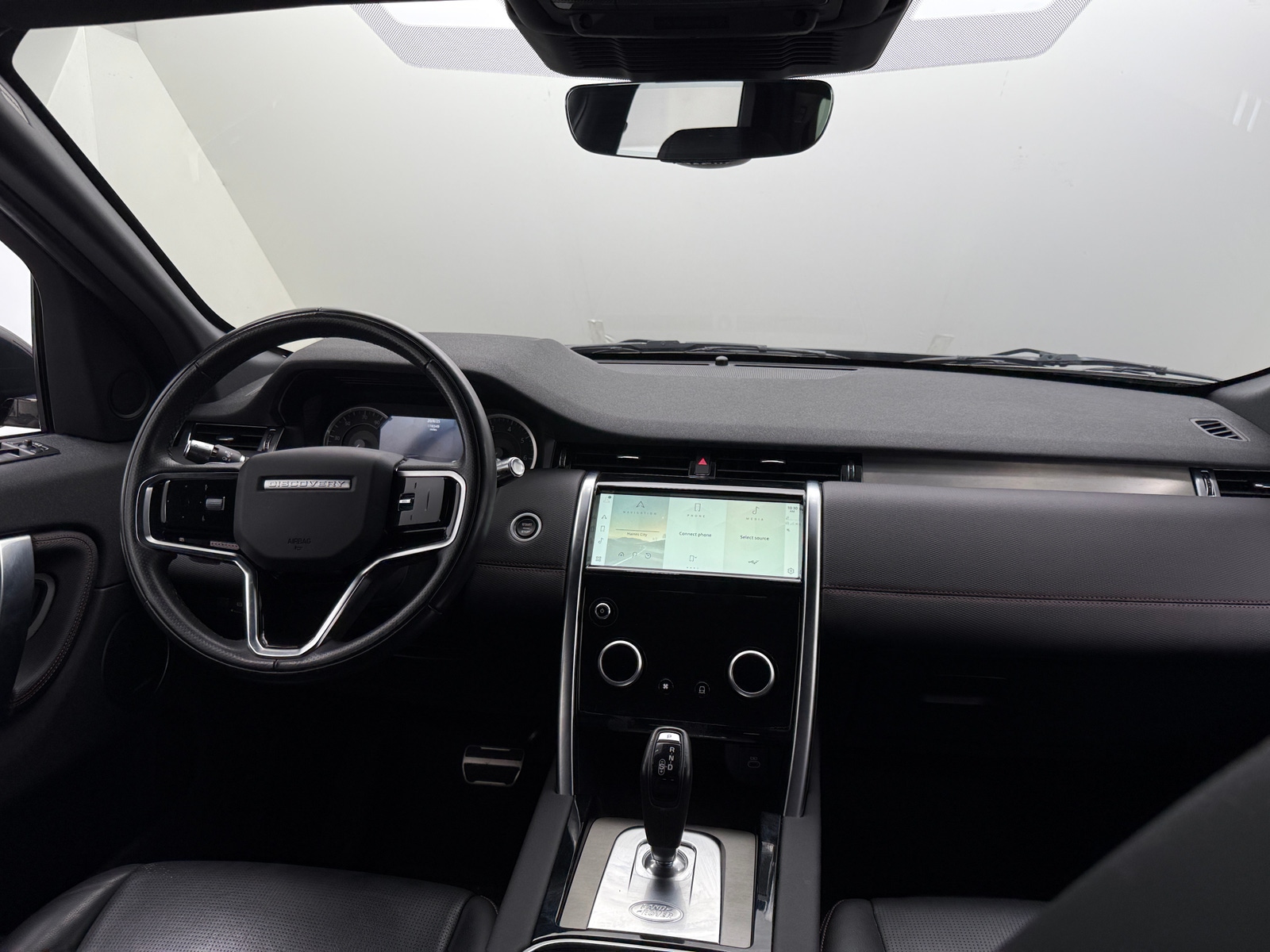 Thumbnail: 2021 Land Rover Discovery Sport - 2