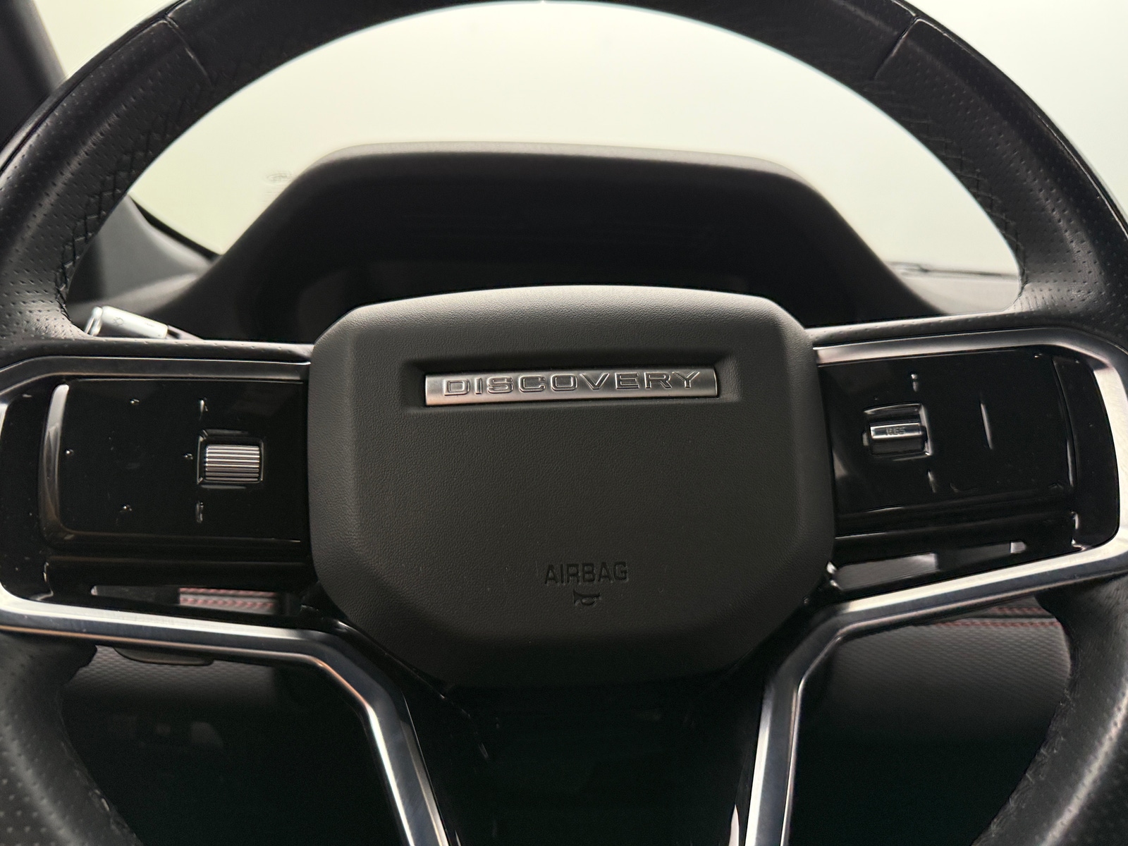 Thumbnail: 2021 Land Rover Discovery Sport - 4