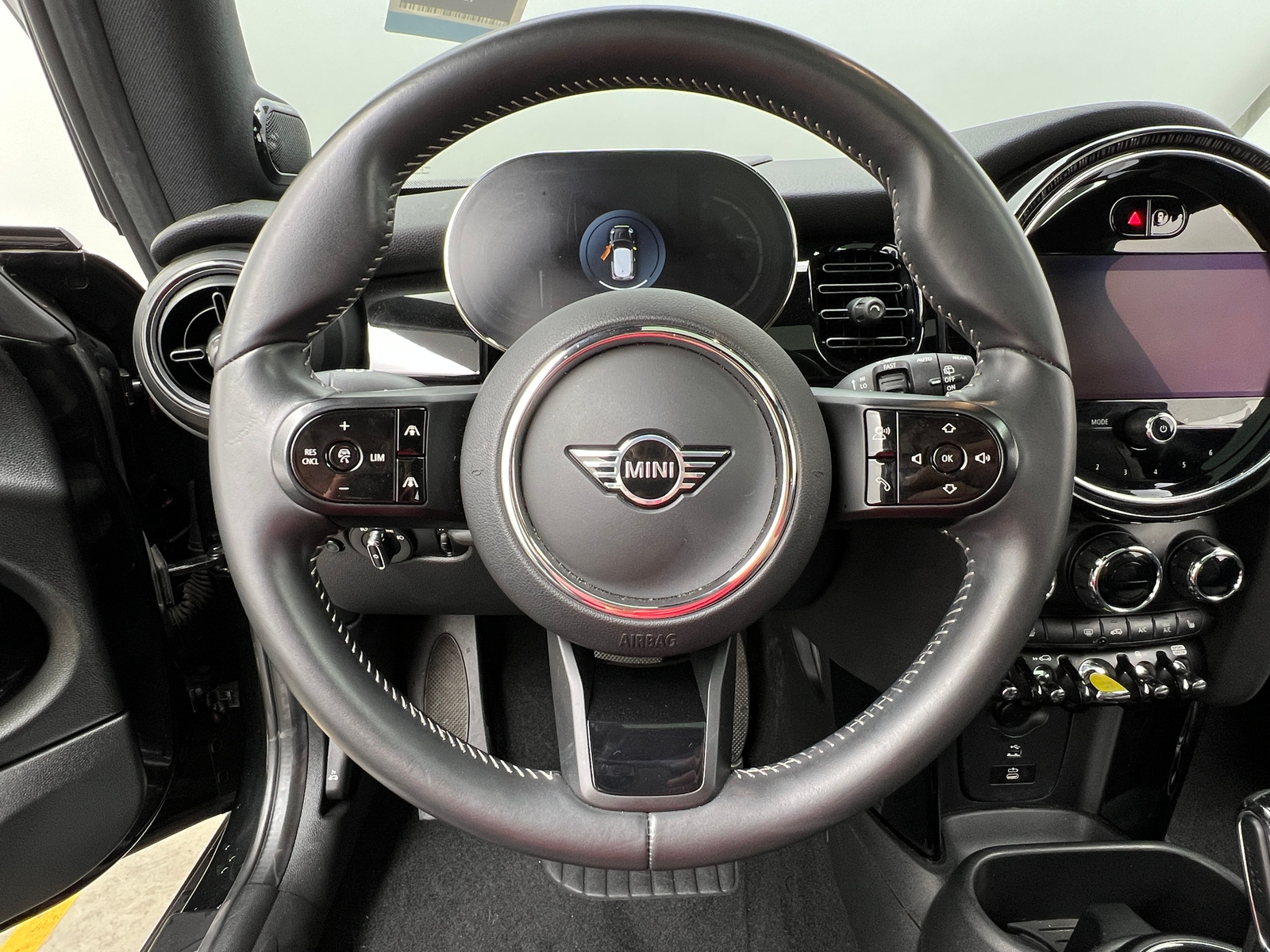 Thumbnail: 2023 MINI Cooper Hardtop - 4