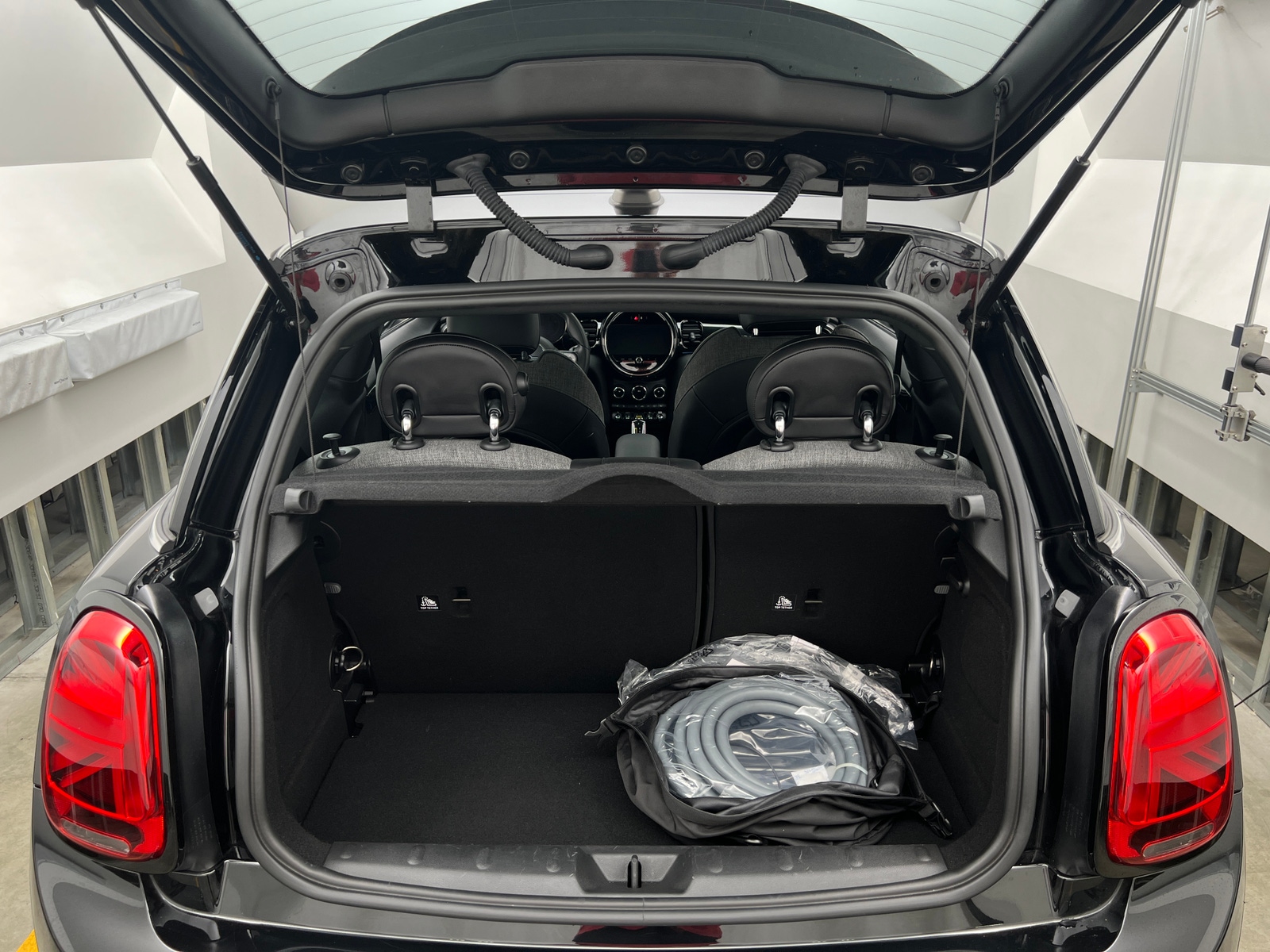 Thumbnail: 2023 MINI Cooper Hardtop - 6