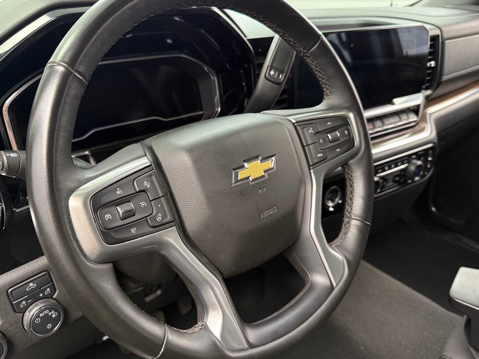 Thumbnail: 2023 Chevrolet Silverado 1500 - 5